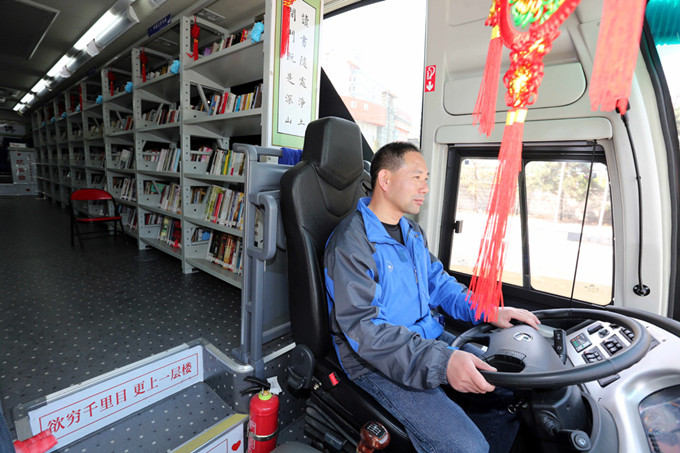 dt9205a數字萬用表電路圖歐姆當調零