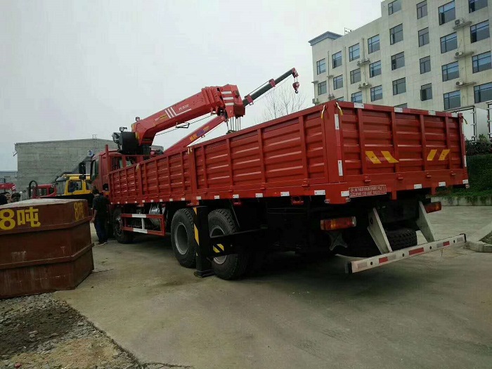 冰箱內部自動跳